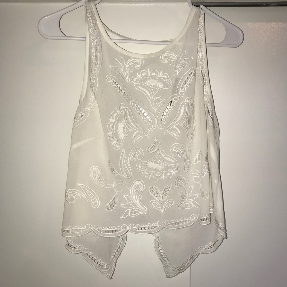 White Detailed Tank-Top